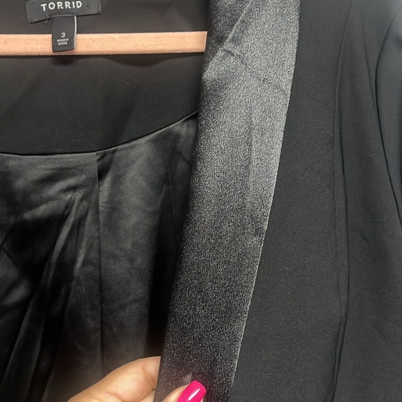 Black tux blazer - Picture 5 of 5